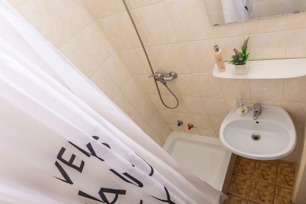 Pd Hostel Дуноуйварош Екстер'єр фото