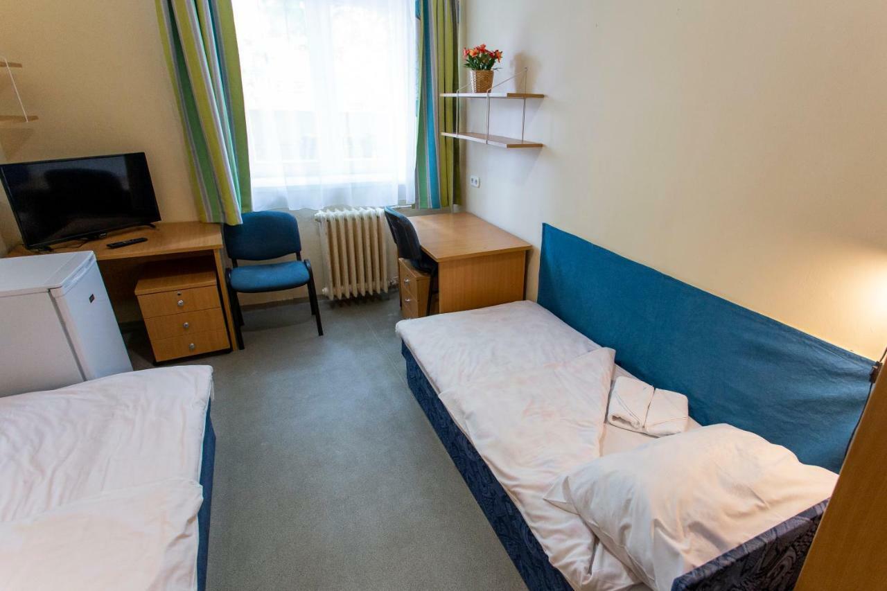 Pd Hostel Дуноуйварош Екстер'єр фото
